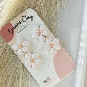 Handmade White Floral Dangle Earrings with Peach Centers